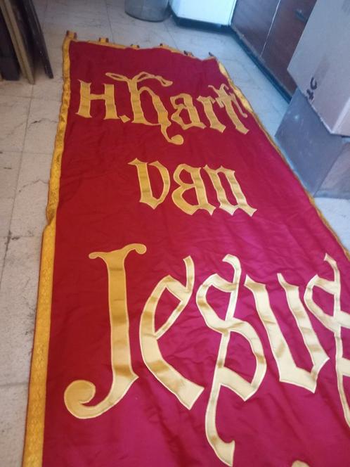 2 wimpels vlaggen  uit de kerk  kapel 4,5m / 75cm religie, Antiek en Kunst, Antiek | Religieuze voorwerpen, Ophalen of Verzenden