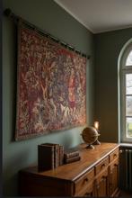 Medieval Hunting Scene tapestry, Ophalen