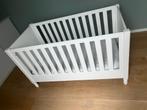 Babybed - Wit hout, Kinderen en Baby's, Babywiegjes en Ledikanten, Ophalen, Zo goed als nieuw, Ledikant