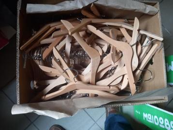 110 kleerhangers kinderen nieuwstaat beschikbaar voor biedingen