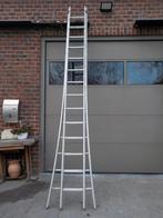 Ladder uit 2 delen , ieder deel heeft 14 treden, Doe-het-zelf en Bouw, Ladders en Trappen, Ophalen, Ladder