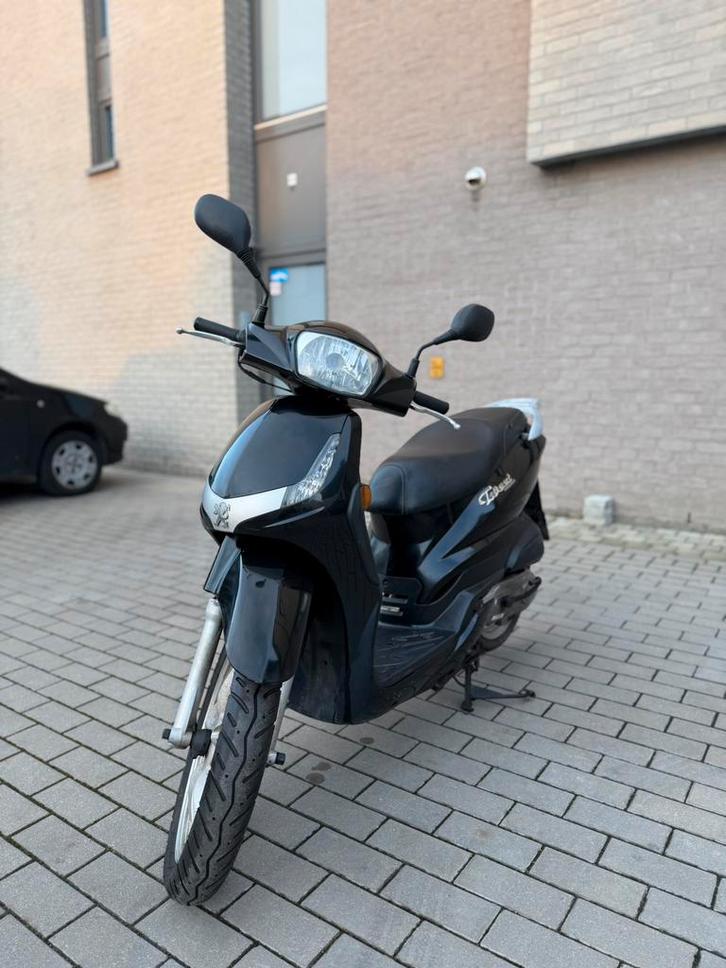 Peugeot Tweet CLASSE B SUPERBE ETAT ! 2000 km seulement!, Fietsen en Brommers, Scooters | Peugeot, Zo goed als nieuw, Overige modellen