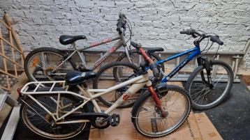 Lot van 3 fietsen met versnellingen, samen 60euro beschikbaar voor biedingen