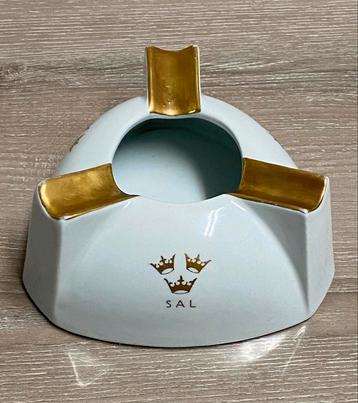 Cendrier en porcelaine vintage 1950, prix/ 25€ disponible aux enchères