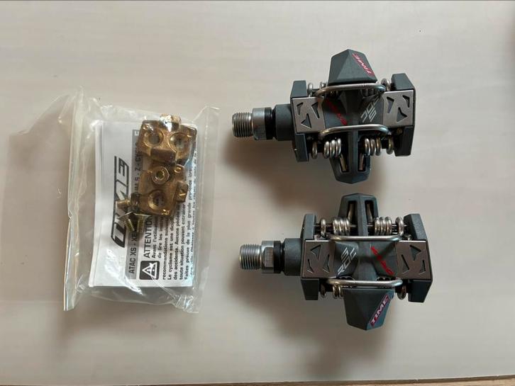 Verschillende mtb pedalen, banden en Sram Crankstel, Fietsen en Brommers, Fietsonderdelen, Nieuw, Ophalen of Verzenden