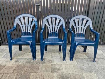 3 Jardin pvc blauwe stapelstoelen beschikbaar voor biedingen