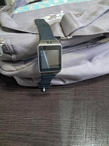 SmartWatch à carte sim avec appareil photo et Bluetooth beschikbaar voor biedingen