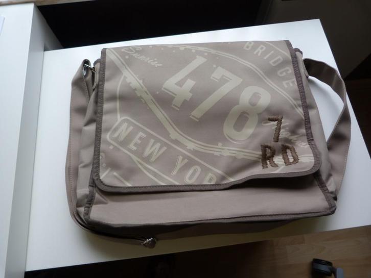 hippe schooltas met riem, Handtassen en Accessoires, Tassen | Schooltassen, Nieuw, Schoudertas, 30 tot 40 cm, 30 tot 40 cm, Grijs