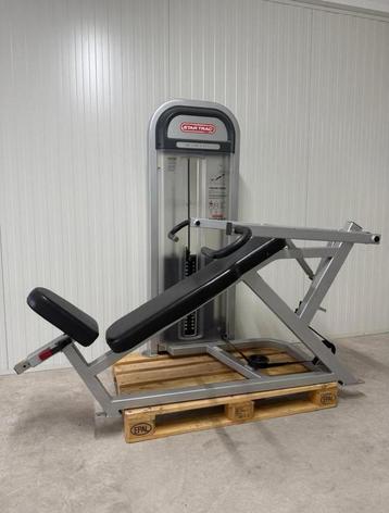 Star Trac Incline Chestpress / Brustpresse / Brust Presse beschikbaar voor biedingen
