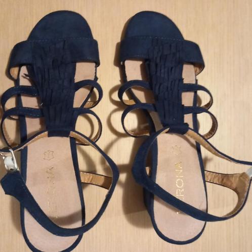 Blauwe daim feestsandalen, Kleding | Dames, Schoenen, Nieuw, Sandalen of Muiltjes, Blauw, Ophalen