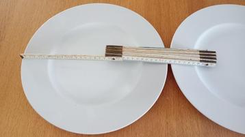 8 grote borden 32 cm beschikbaar voor biedingen