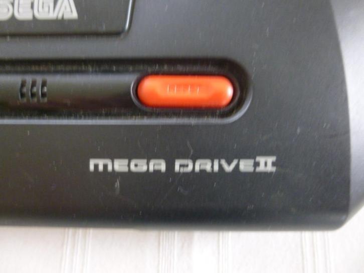 sega mega drive II console, Games en Spelcomputers, Spelcomputers | Sega, Gebruikt, Mega Drive, Met 2 controllers, Ophalen of Verzenden