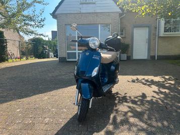 Trottinette Vespa Look | 125 cc | 6 800 km !