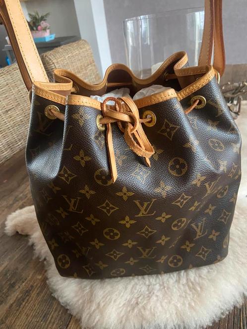 Petit noé handtas louis vuitton, Handtassen en Accessoires, Tassen | Damestassen, Gebruikt, Handtas, Ophalen