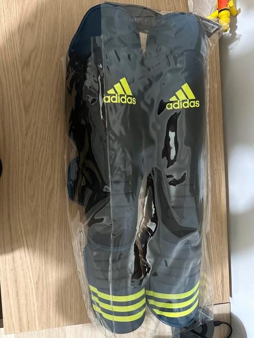 Scheenbeschermers Adidas, Sport en Fitness, Vechtsporten en Zelfverdediging, Nieuw, Overige, Vechtsportbescherming, Maat M, Ophalen of Verzenden