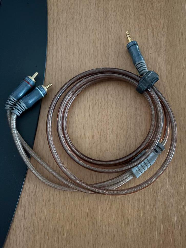 Câble audio Hitachi 3,5 mm vers 2 RCA., TV, Hi-fi & Vidéo, Câbles audio & Câbles de télévision, Comme neuf, Enlèvement ou Envoi