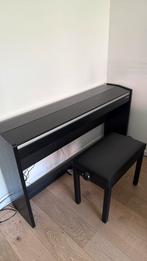 Piano Numérique Roland F140R en Parfait État avec Tabouret, Ophalen, Zwart, Digitaal, Zo goed als nieuw