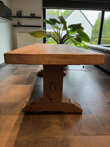 echte eiken eettafel beschikbaar voor biedingen