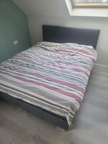 Boxspring 1m60 beschikbaar voor biedingen