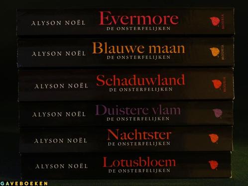 De Onsterfelijken - Alyson Noël - Mouria - 6x - Paperback, Boeken, Fantasy, Gelezen, Ophalen of Verzenden