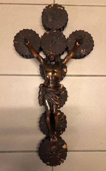 Groot Speciaal Kruis met Grote Christus beschikbaar voor biedingen