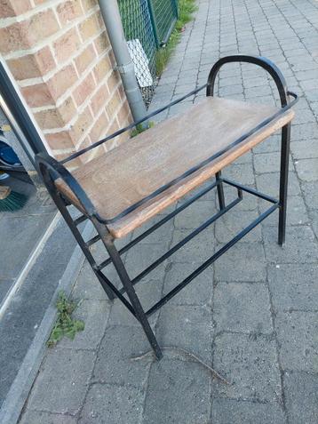 Petite table d'appoint ou porte journaux Fer forgé et bois, Enlèvement, Utilisé