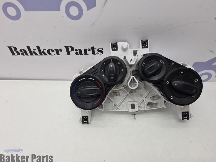 Kachel Bedieningspaneel van een Ford KA, Gebruikt, -, -, Ford
