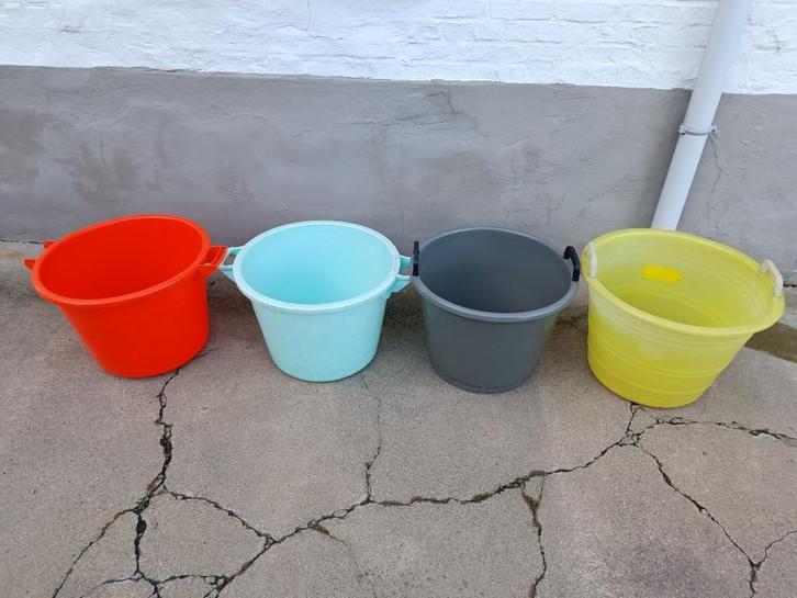 Diverse manden, Huis en Inrichting, Woonaccessoires | Schalen en Manden, Gebruikt, Ophalen