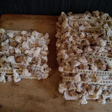  Oude Brocante textiel lint flosjes. 25 meter beschikbaar voor biedingen