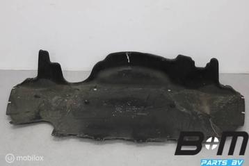 Onderplaat achter VW Passat B8 3G0825523C beschikbaar voor biedingen