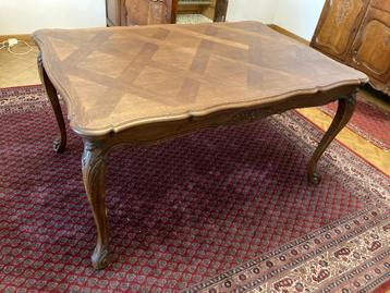 Eiken eettafel met 2 verlengstukken beschikbaar voor biedingen