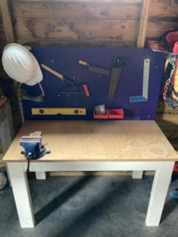 Werkbank voor kinderen in hout met echte materialen beschikbaar voor biedingen