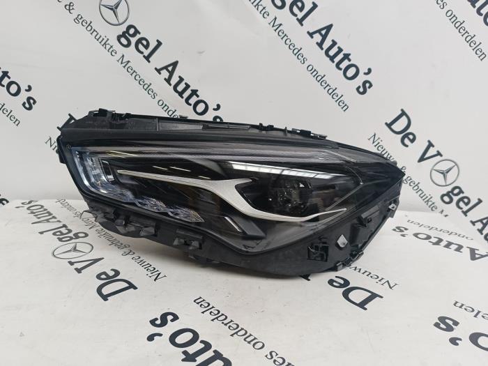 Phare gauche d'un Mercedes CLA, Autos : Pièces & Accessoires, 3 mois de garantie, Utilisé, -, -