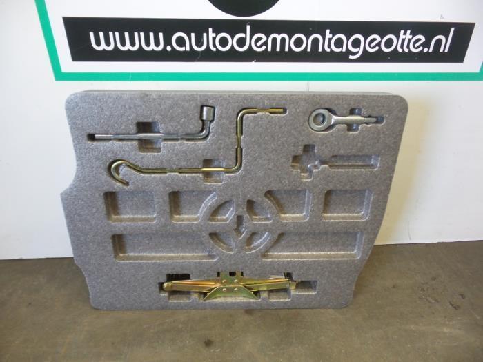 Cric d'un Chevrolet Matiz, Autos : Pièces & Accessoires, Autres pièces automobiles, Chevrolet, Utilisé, 3 mois de garantie, Enlèvement ou Envoi