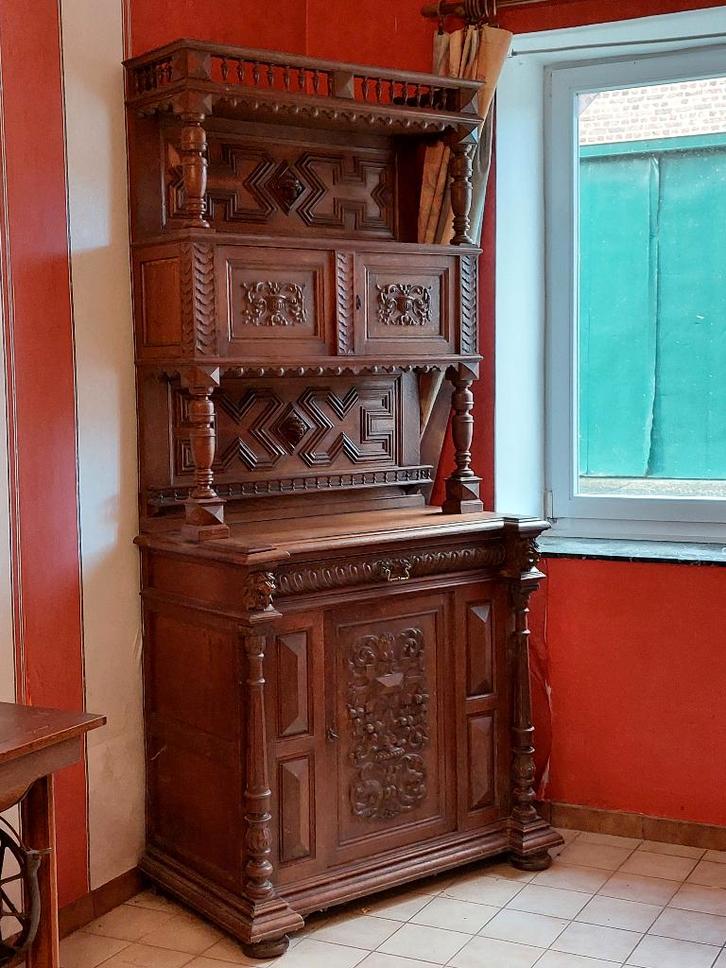 Buffets hauts chêne massif, Antiquités & Art, Antiquités | Meubles | Armoires, Enlèvement