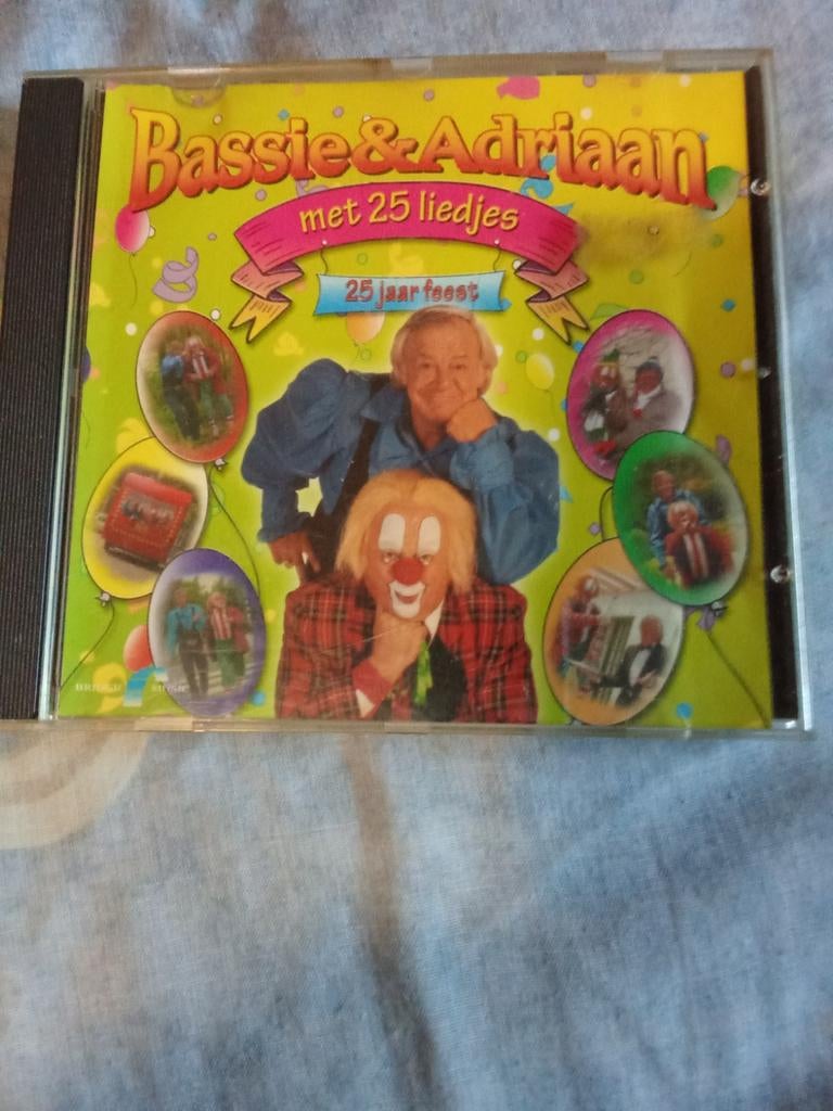 CD de Bassie et Adriaan avec 25 chansons, Enlèvement ou Envoi, Comme neuf, Musique, 6 à 9 ans