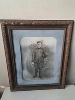 Oude foto in kader militair, Enlèvement