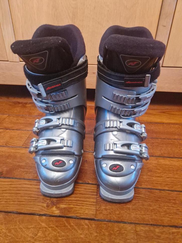 Bottes de ski NORDICA F5.2W - Taille 240/245 - Occasion, Sports & Fitness, Ski & Ski de fond, Utilisé, Chaussures, Nordica, Enlèvement ou Envoi