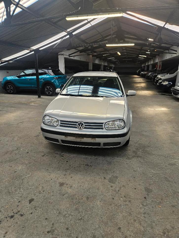 Volkswagen Golf 4 1.4 essence, Autos, Volkswagen, Particulier, Golf, ABS, Air conditionné, Essence, Boîte manuelle, Traction avant
