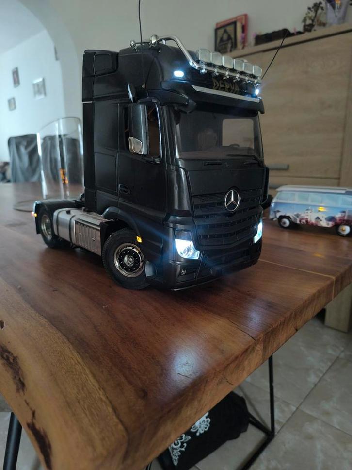 Tamiya actros 1/14, Hobby en Vrije tijd, Modelbouw | Radiografisch | Overige, Ophalen