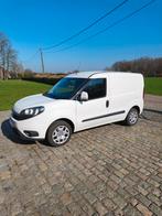 Fiat doblo NIEUWSTAAT 24000km 3zit LPG trekhaak, Voorwielaandrijving, Stof, 4 cilinders, Wit