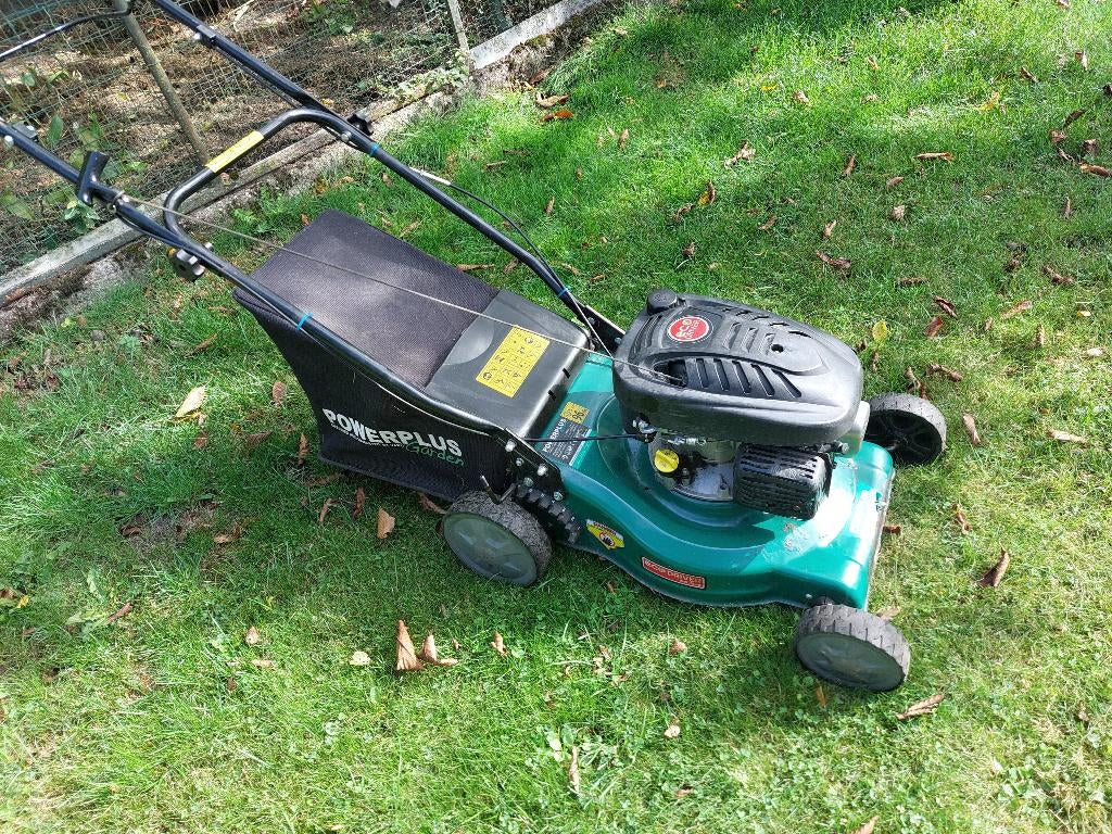 Grasmaaier zelftrekker in goede staat, Tuin en Terras, Grasmaaiers, Ophalen, Cirkelmaaier, Versnellingen, Zo goed als nieuw