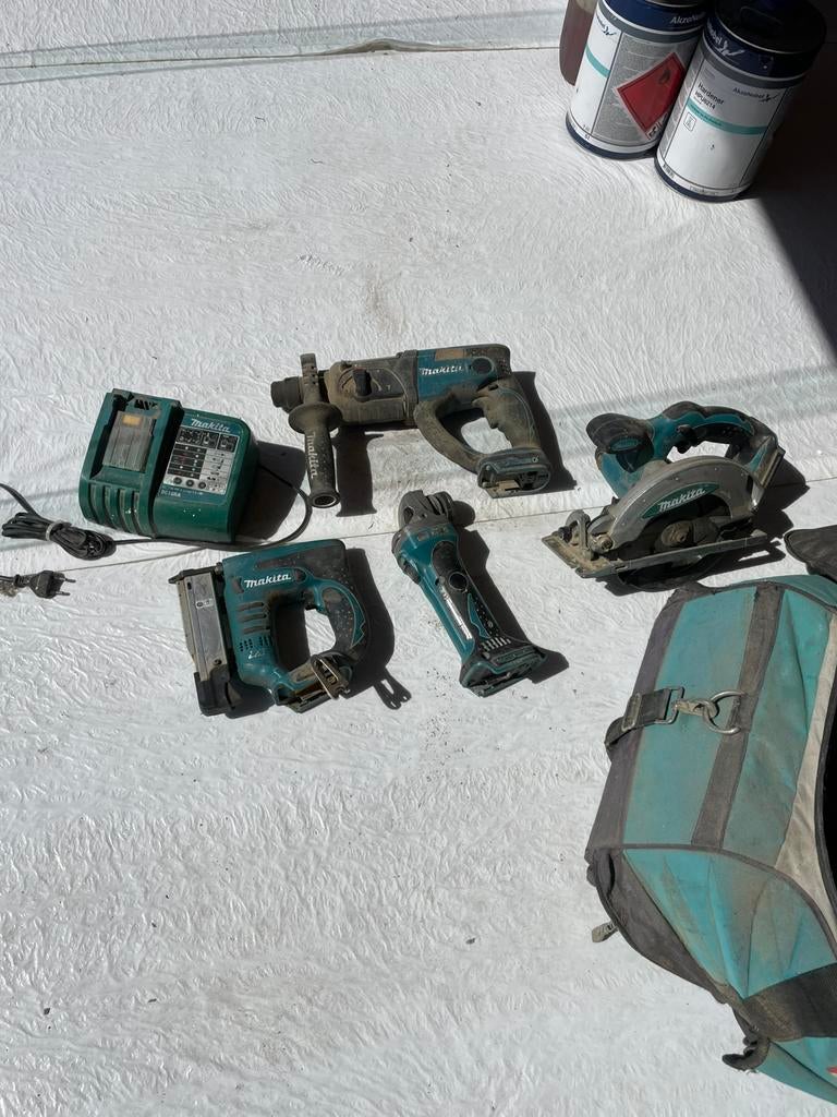 Makita acu gereedschap, Ophalen