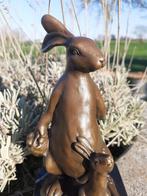 LAPIN ET SON PETIT EN BRONZE SIGNE MILO SUR SOCLE, Enlèvement, Bronze