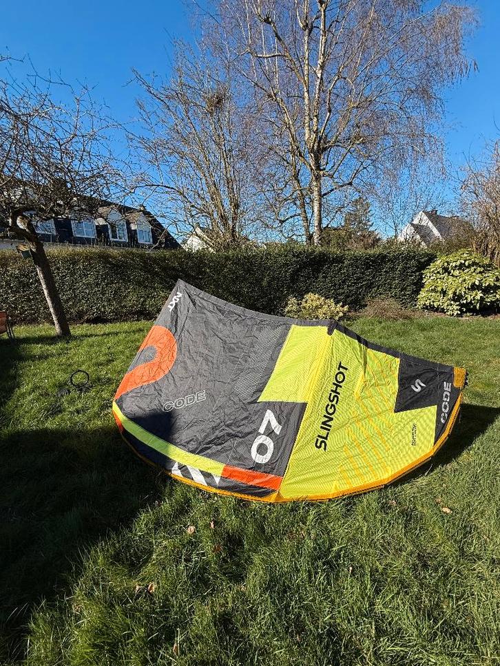 Aile de kitesurf Slingshot Code NXT 7m, Sports nautiques & Bateaux, Kitesurf, Comme neuf, Kite, 7 m², Pas de planche, Envoi