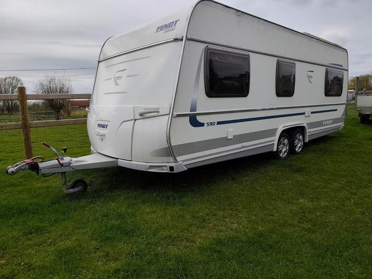 Fendt topas caravan dubbele as 4 personen zeer nette staat., Caravans en Kamperen, Caravans, Particulier, tot en met 5, Rondzit