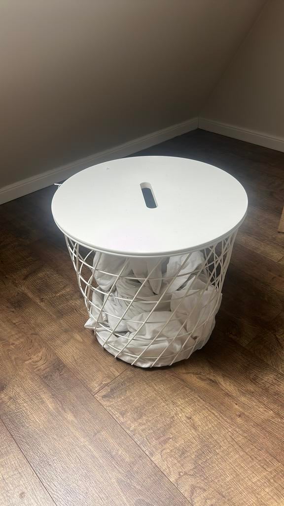 Ikea mand/ tafel, Enlèvement, Comme neuf