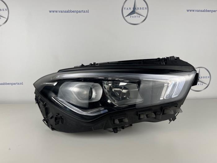 Phare droit d'un Mercedes CLA, -, 3 mois de garantie, Utilisé, -
