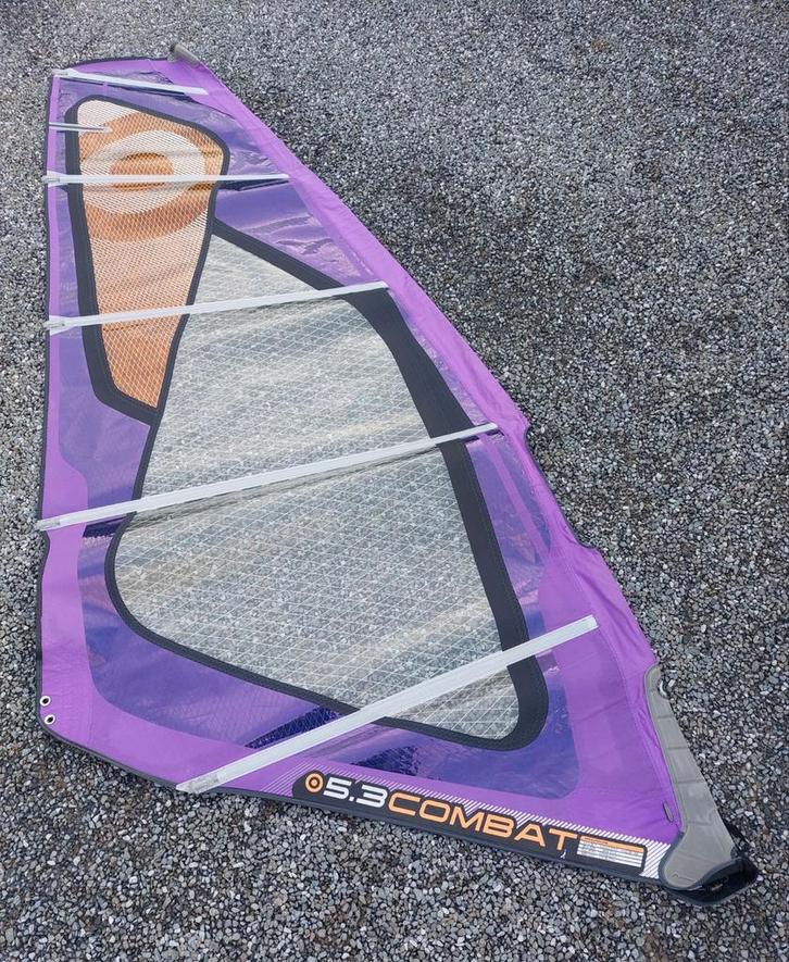 Neil Pryde combat 5.3 m² in mooie staat, Watersport en Boten, Windsurfen, Zo goed als nieuw, Zeil, Met draagtas, 5 tot 7 m², Ophalen
