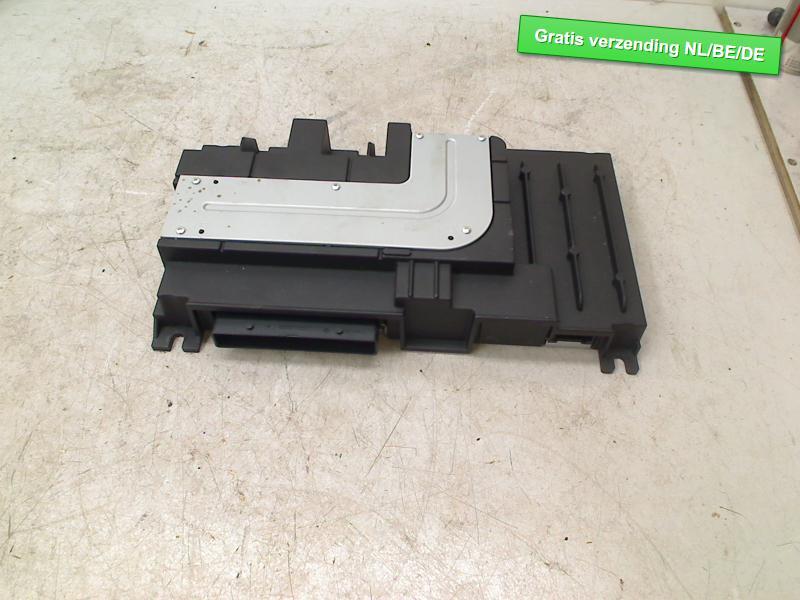 AUDIO VERSTERKER B&O A3 Sportback (8VA / 8VF) (8V0035465), Gebruikt, Dhr. R. de Gouw, Audi, De Bloemendaal 21 21
5221 EB  'S HERTOGENBOSCH, NL